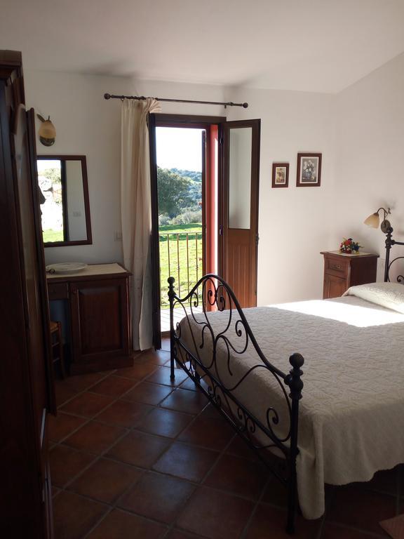 Turismo Rurale L'Agliuledda Villa Sant'Antonio di Gallura Exterior photo