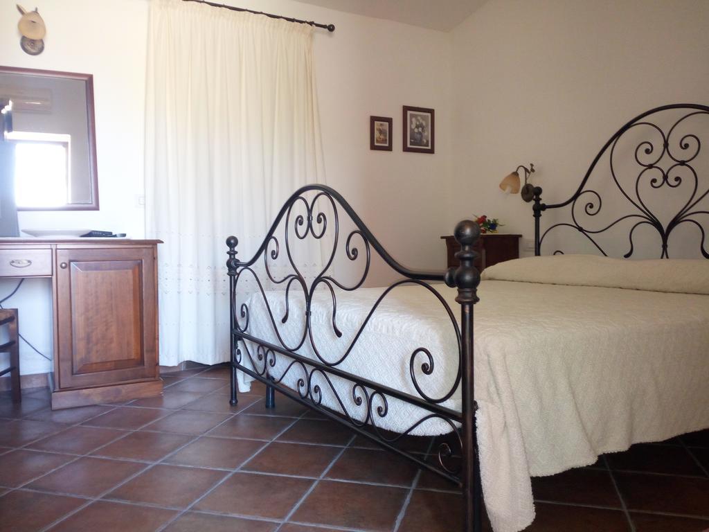 Turismo Rurale L'Agliuledda Villa Sant'Antonio di Gallura Exterior photo